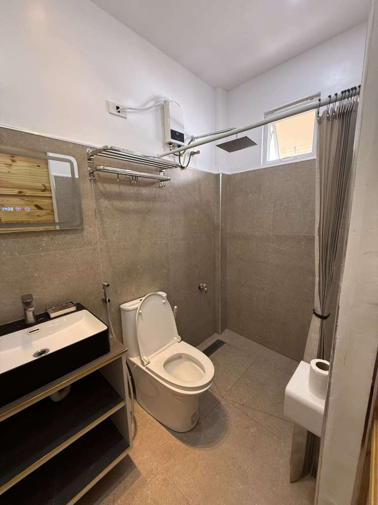 confort room hero house bantayan