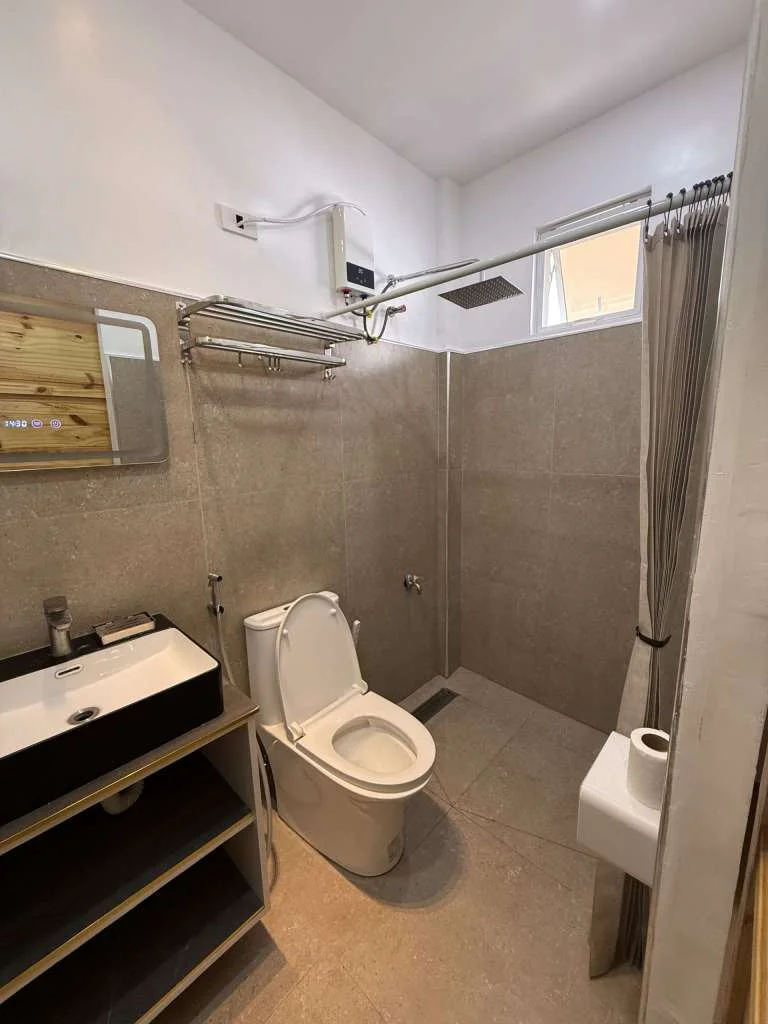 confort room hero house bantayan