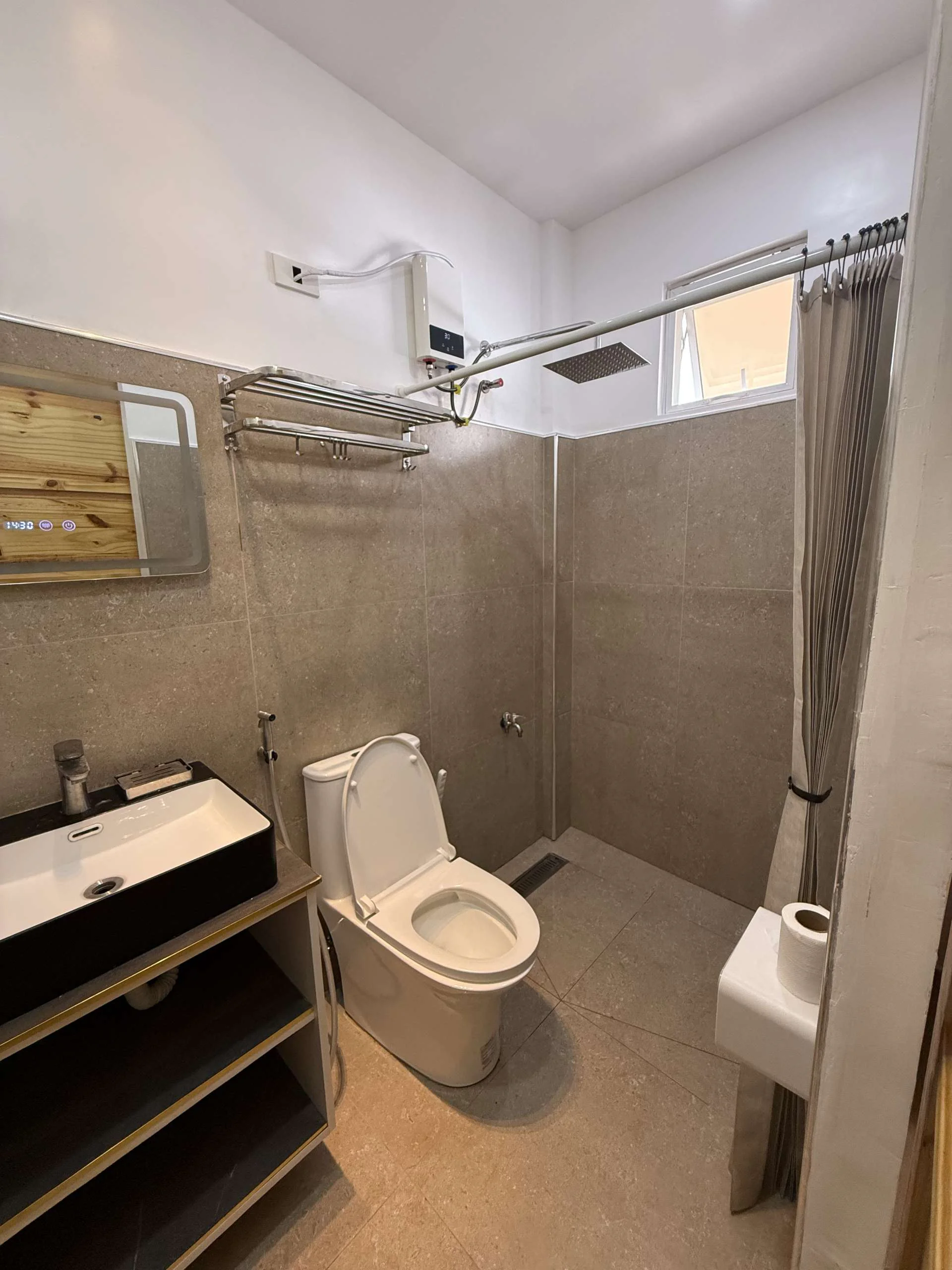 Comfort room Hero House Santa Fe apartment Papaya