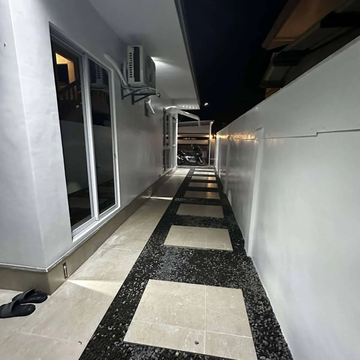 Hero House Bantayan: walkway at the back of the house
