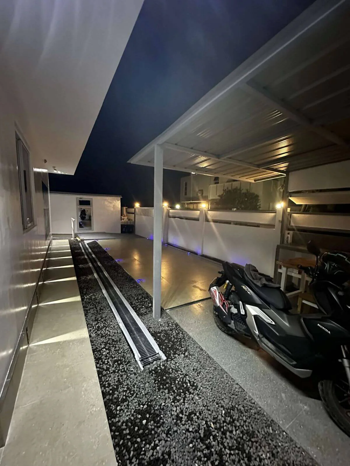 Hero House Bantayan with Parking Area